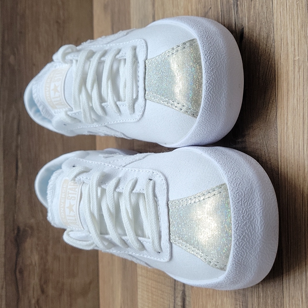 Converse shoes Brand new in the box authentic uper textile. - Picture 9 of 13